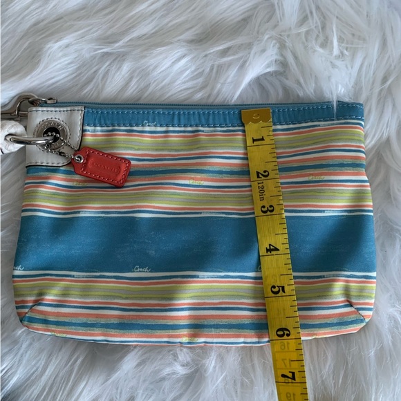 Coach Wristlet multi coloured cloth/rope. - Picture 9 of 11